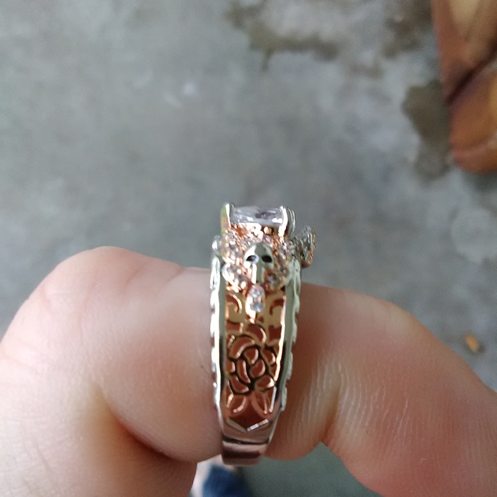 Ring - Picture 3 of 3